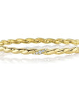 Shy Creation Jewellery - Bracelet - Natural Shy Creation 14k Yellow Gold Diamond Ocal Hinged Twsit Bangle