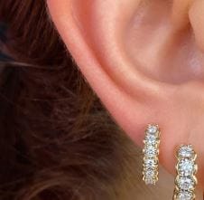 Shy Creation Jewellery - Earrings - Hoop Shy Creation 14K Yellow Gold Diamond Line Huggie Hoops